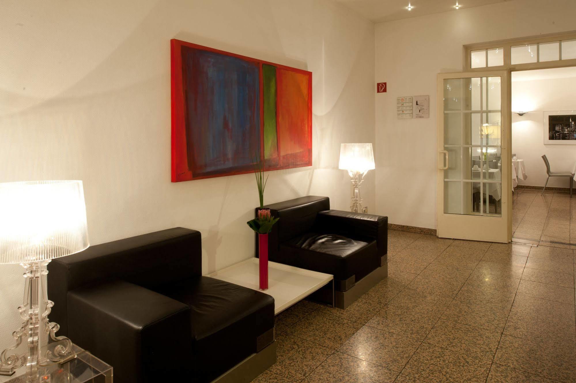 Topas Frankfurt 3*